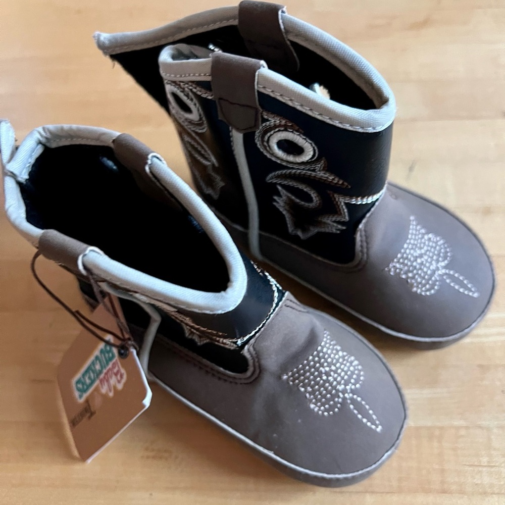 Crib booties for infant NWT never worn